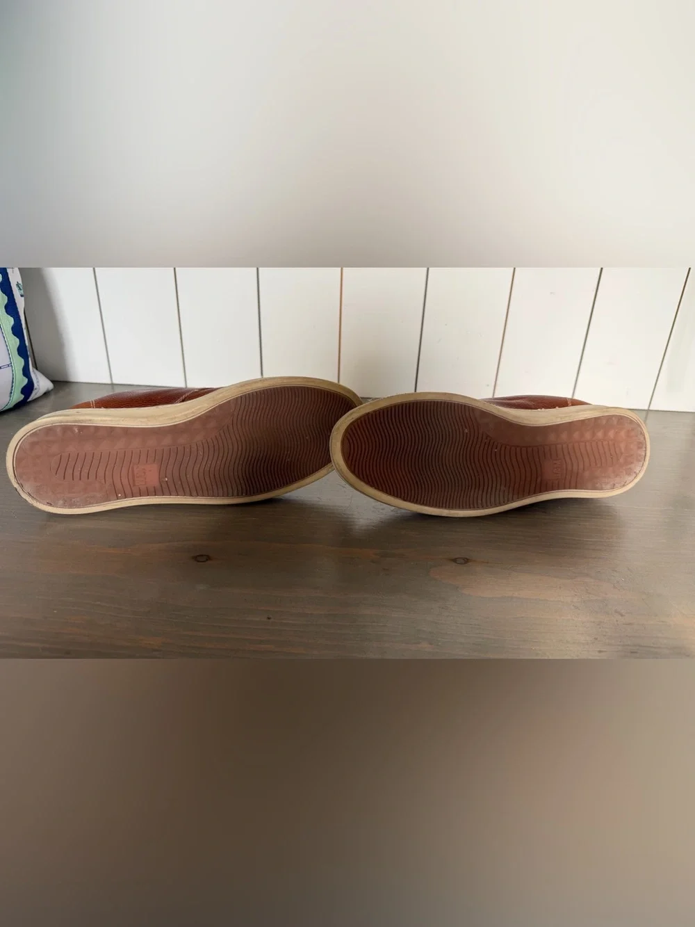 Johnston & Murphy sole textured